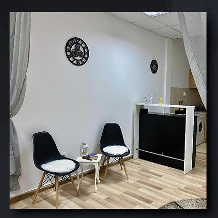 Sky Apartman Stara Pazova Esterno foto